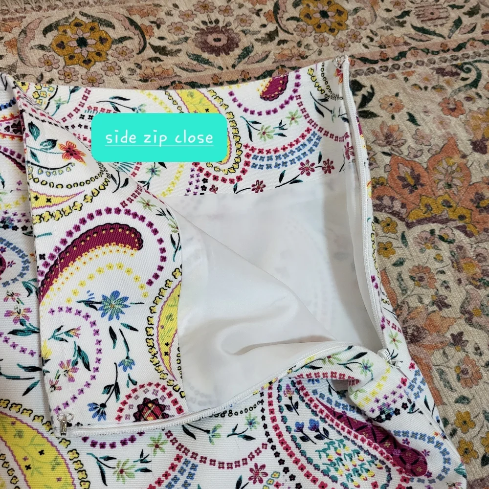 TALBOTS NWOT Short Skirt | Bright Paisely | size 18